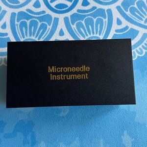 Microneedling Pen with needles